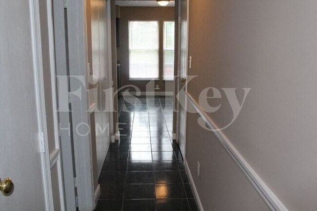 Foto del edificio - 1654 Beckenbauer Ln