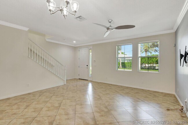 Building Photo - 1212 S Community Dr