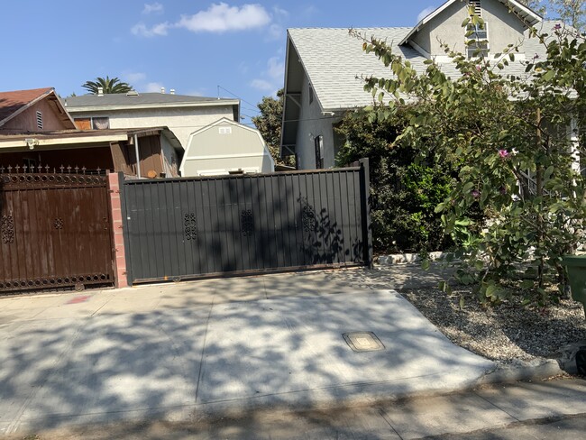 Driveway Black Gate - 5608 Naomi Ave