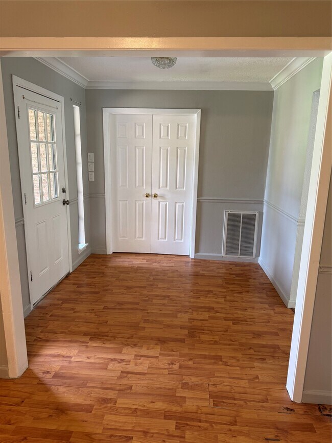 Building Photo - 403 Brandywyne Dr