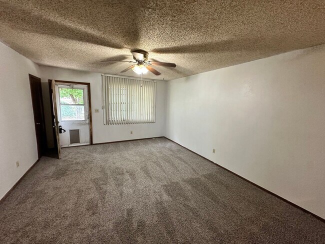 Foto del edificio - 1219 Monnett Ave