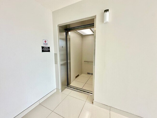 Foto del edificio - 4740 NW 84th Ct