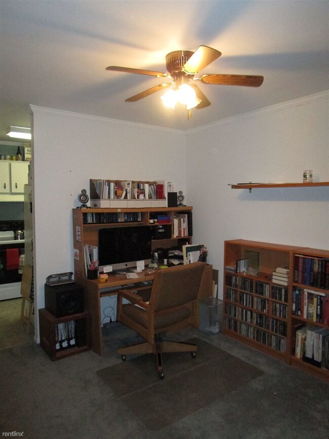 Building Photo - 1 br, 1 bath Condo - 15716 Dorset Rd Apt 301