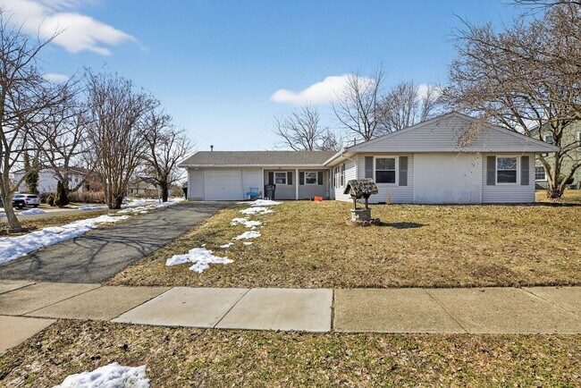 Building Photo - 55 Ember Ln