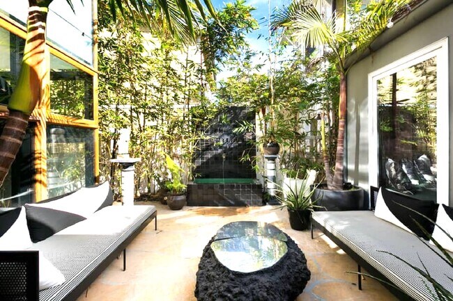 Building Photo - 14 Anchorage St