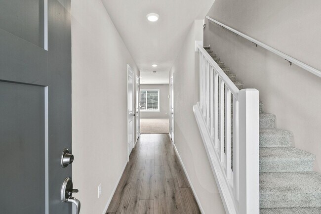 Building Photo - Modern 3-Bed Home in Lacey - $25K+ in Upgr...