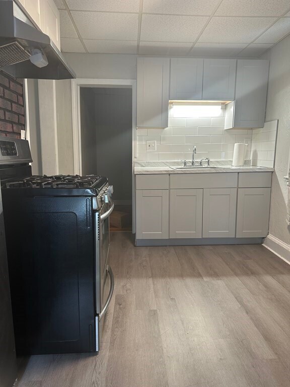 Foto del edificio - 246 Leyden St