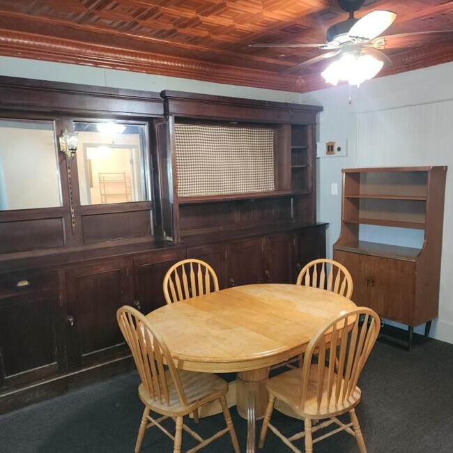 Foto del edificio - 309 W High St