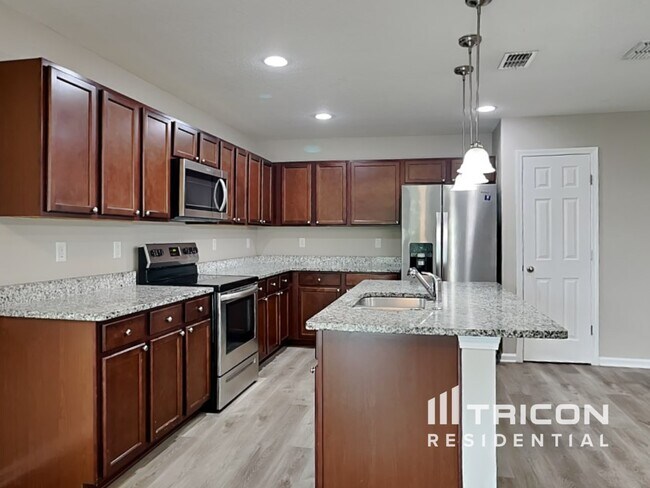 Foto del edificio - 8206 Maple St