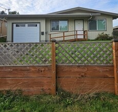 Building Photo - 310 N Marple St