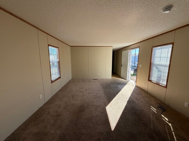 Building Photo - 25503 Nuway Ave