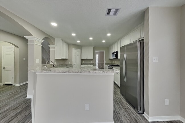 Foto del edificio - 438 Pinewood Ridge Dr