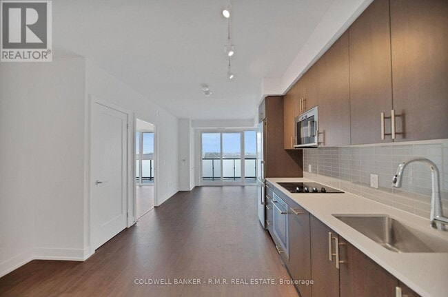 Photo du bâtiment - 2550-2550 Simcoe St N
