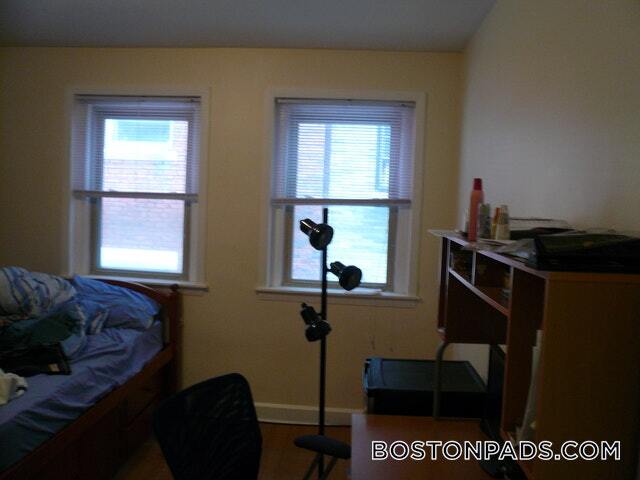 Foto del edificio - 879 Beacon St