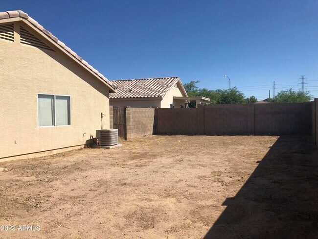 Foto del edificio - 12109 N 115th Ave