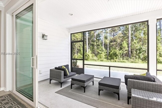 Building Photo - 731 Harborside Dr