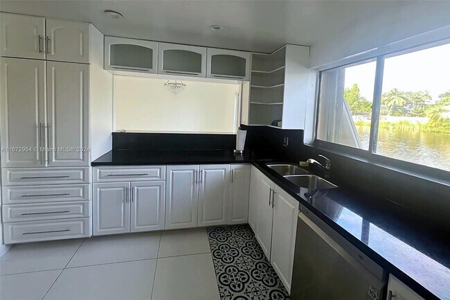 Foto del edificio - 232 Wimbledon Lake Dr