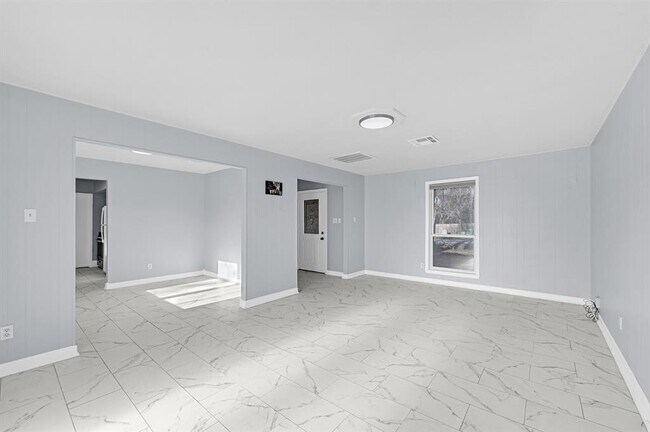 Building Photo - 24910 Wilderness Rd