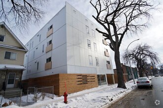 Building Photo - 479 Maryland St