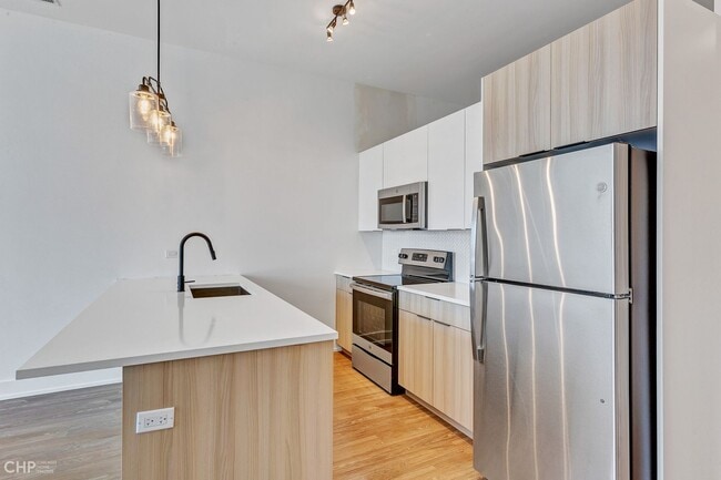 Building Photo - 3312 N Halsted St