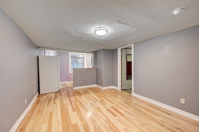 Foto del edificio - $995.95 - 1 bed, 1 bath charming Condo in the Heart of Denver!