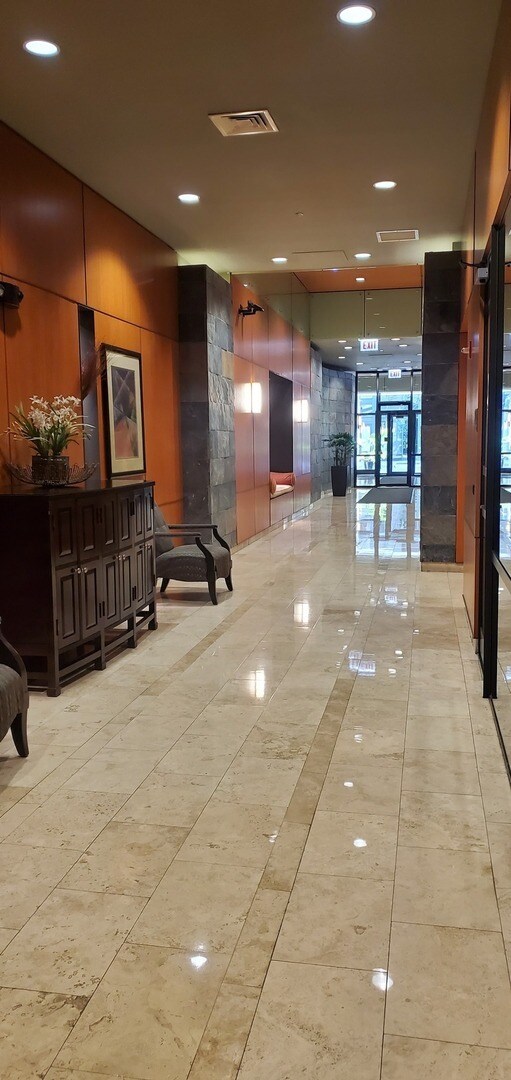 Foto del edificio - 208 W Washington St