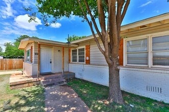 Building Photo - 934 S Pioneer Dr