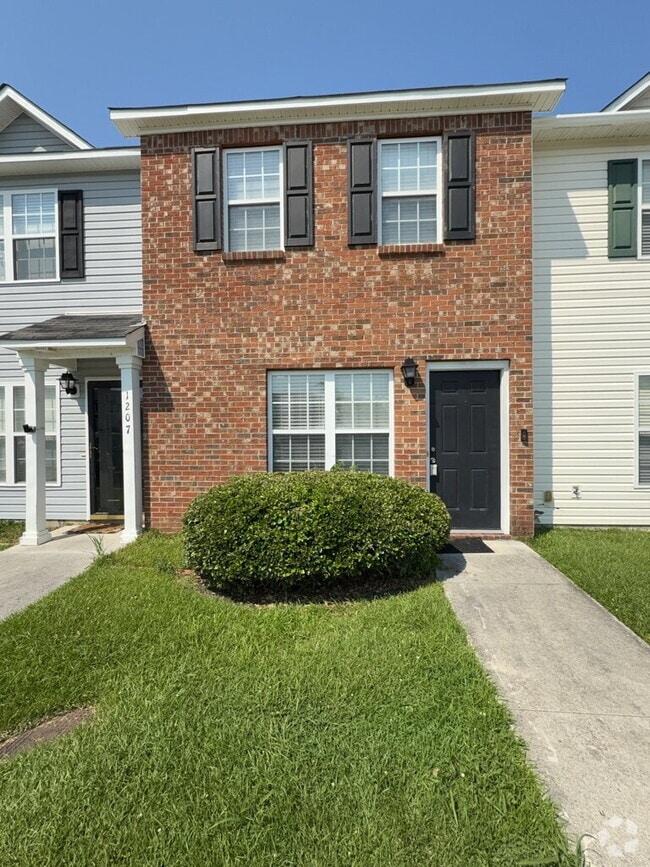 Building Photo - 1209 Timberlake Trail