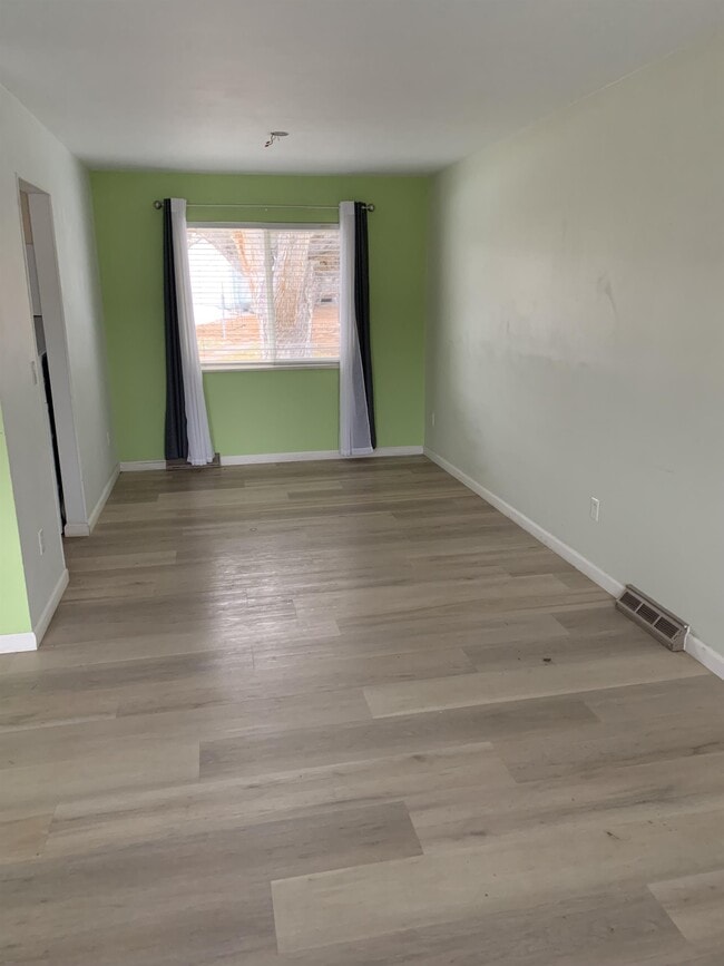 Building Photo - 6565 Zang St