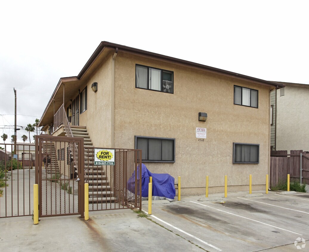 Foto principal - 4560 Altadena Ave