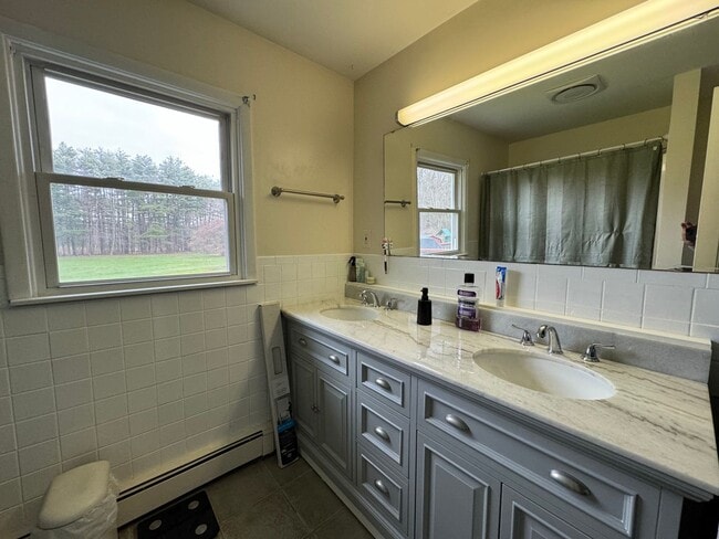 Building Photo - Perfect Single Family Home For Rent