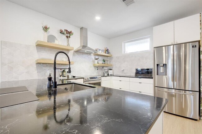 Foto del edificio - 2709 E 5th St.