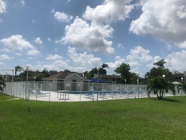 Foto del edificio - 455 NE 210th Cir Terrace