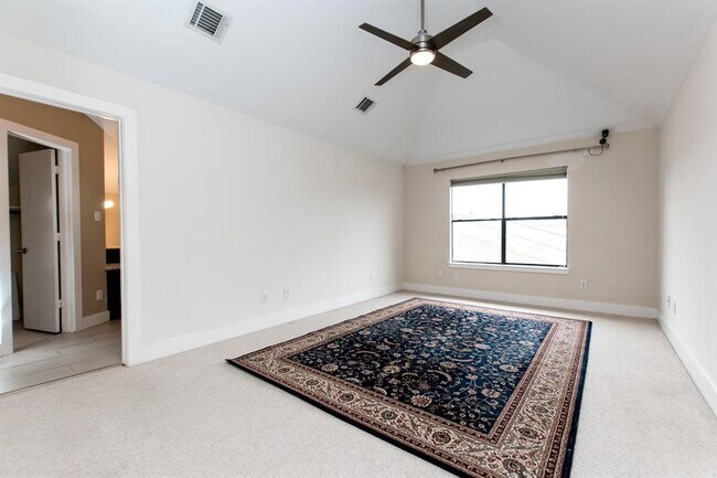 Building Photo - 9709 Riddlewood Ln