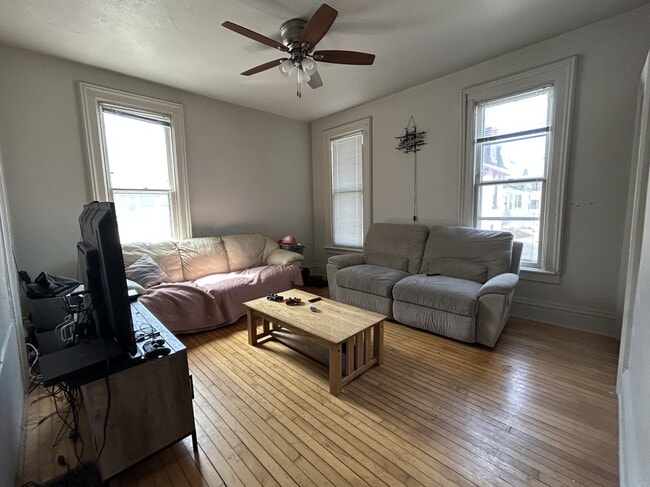 Building Photo - 108 E Dayton St