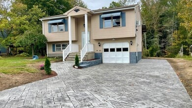 Building Photo - 188 Moore Dr