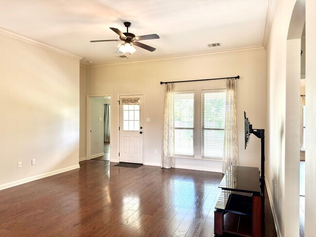 Foto del edificio - Move-In Ready 3 Bed, 2 Bath Home in Prairi...