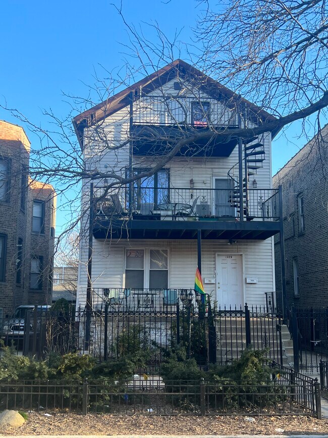Building Photo - 1324 W Argyle St