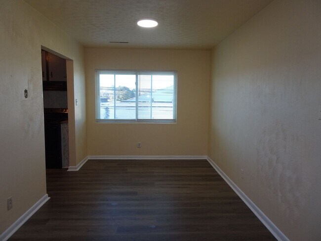 Foto del edificio - 2 Bedroom 1 Bathroom Apartment Rental in N...
