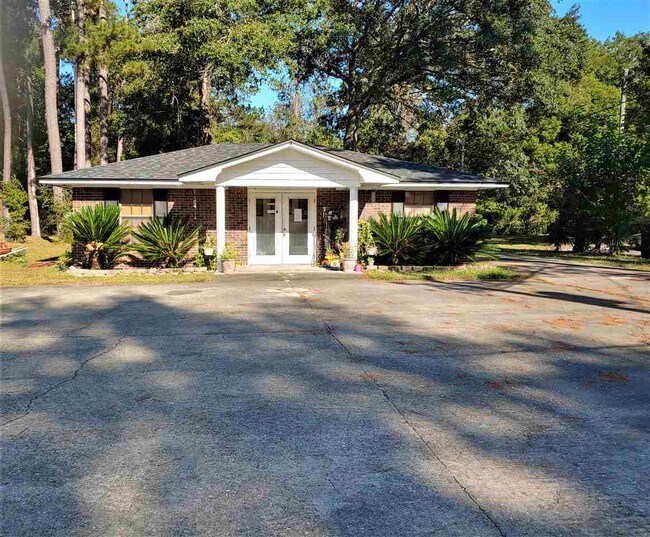 Foto del edificio - 8225 Woodville Hwy