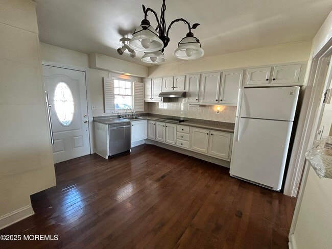 Foto del edificio - 246B Jefferson Ct