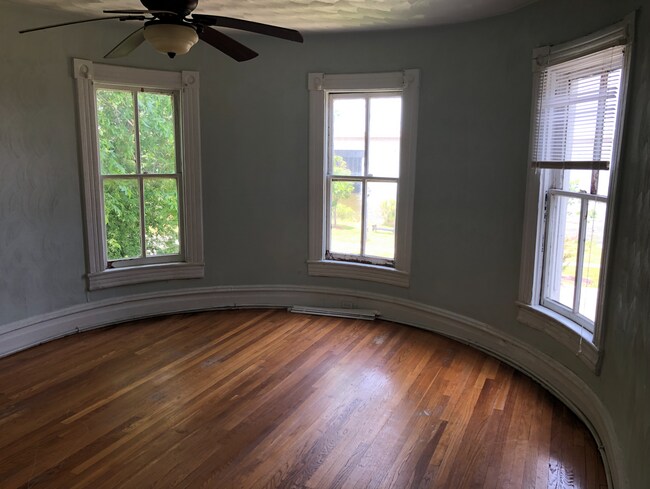 Building Photo - 2813 Bayview Boulevard, Unit 3