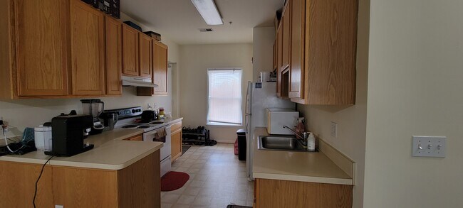 Kitchen 2 - 320 Main St
