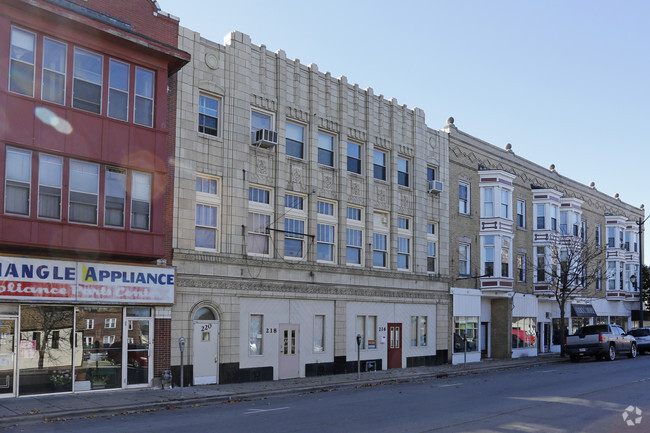 Building Photo - 216-220 Cass St