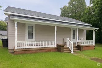 Building Photo - 709 E Joyner St