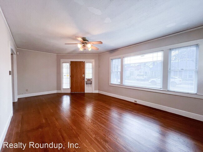 Building Photo - 2 br, 1 bath House - 3165 O St