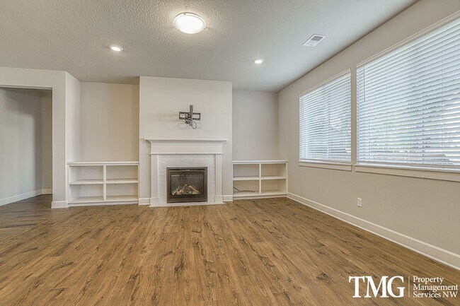 Foto del edificio - Beautiful 4 bed, 2 bath Ranch style home c...