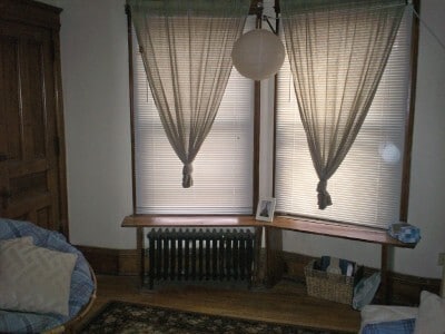 Living Room - 301 N Pinckney St