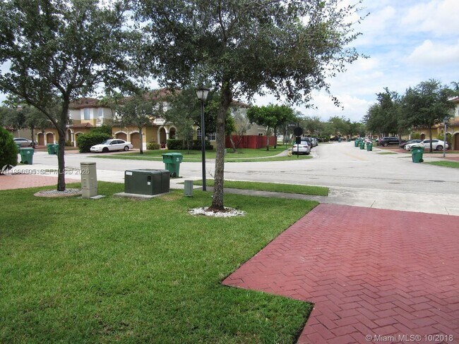 Building Photo - 14030 SW 51st Ln