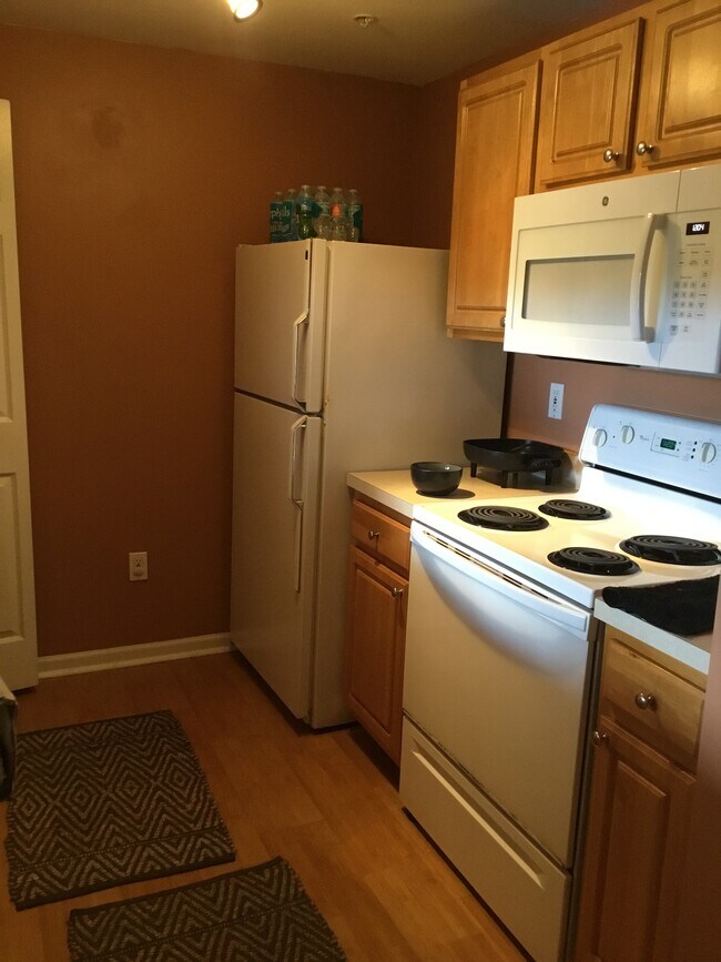 Building Photo - 1005 Bella Vista Blvd